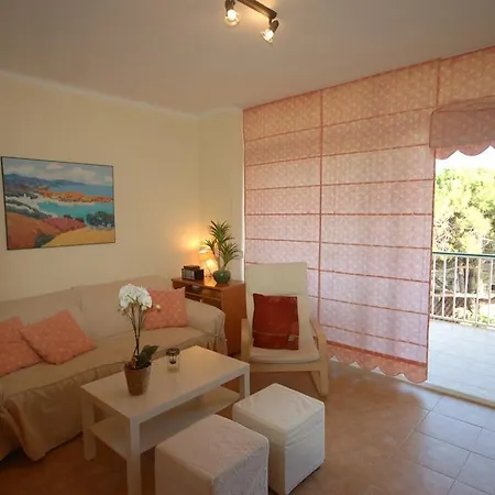 Lets Holidays Beach Apartment Castelldefels